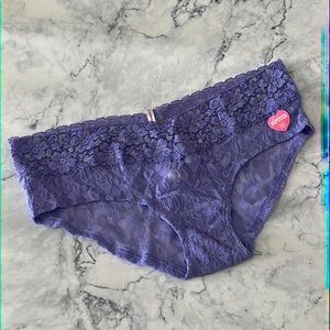 New! Light purple lace panties, sequin detail, size small